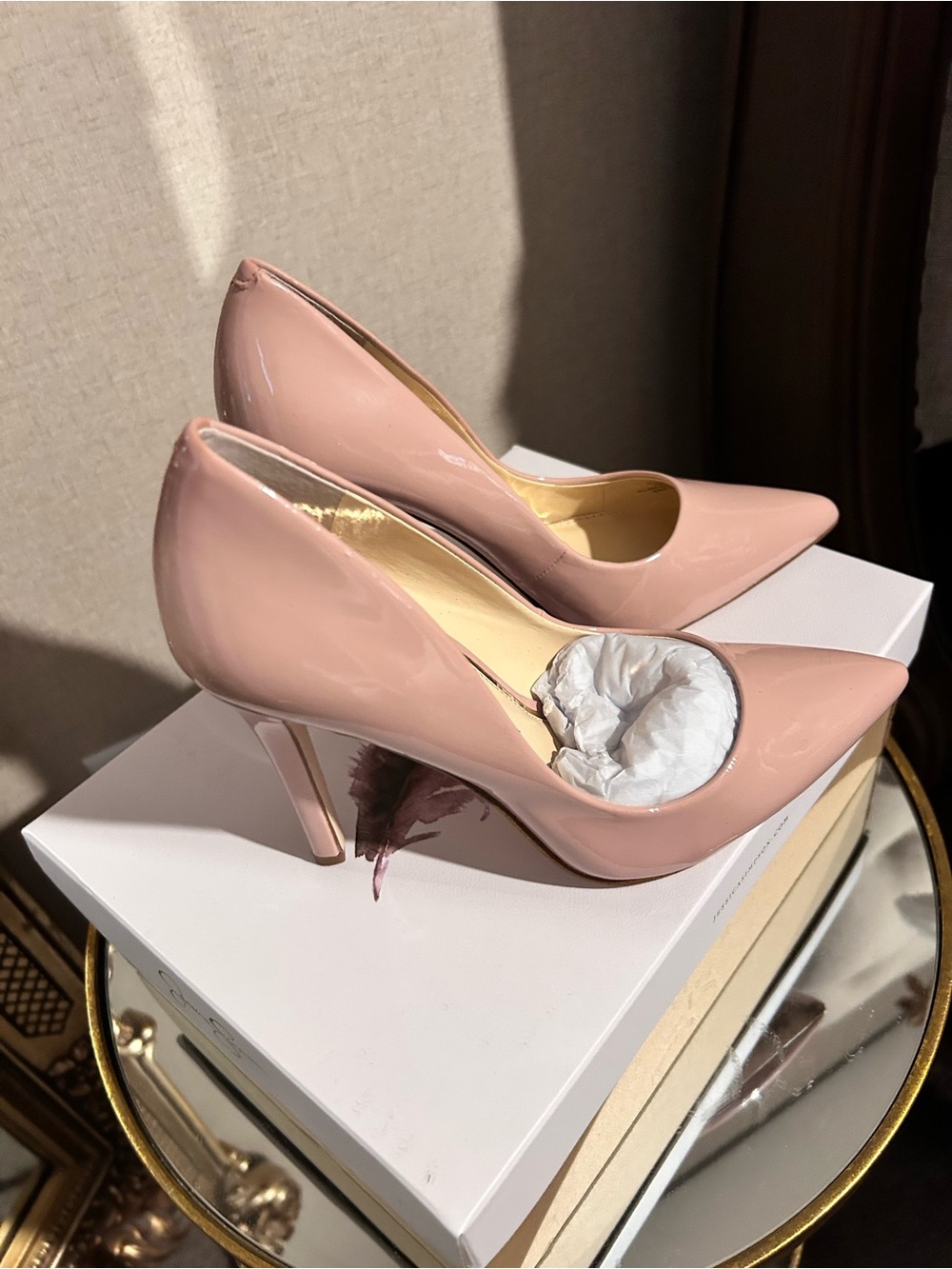 Women’s like new nude/ blush heels size 7